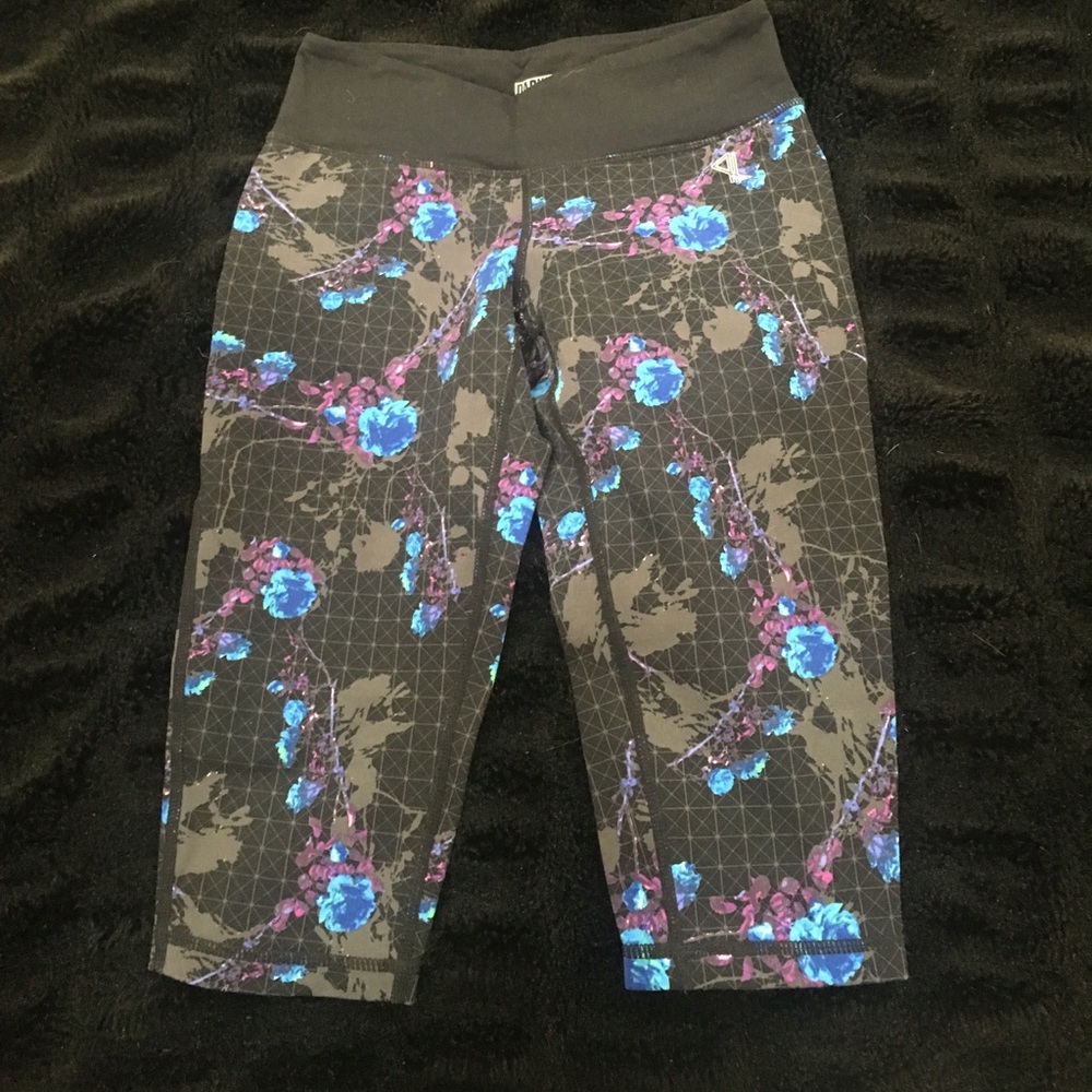 Aritzia parklife cropped workout pants