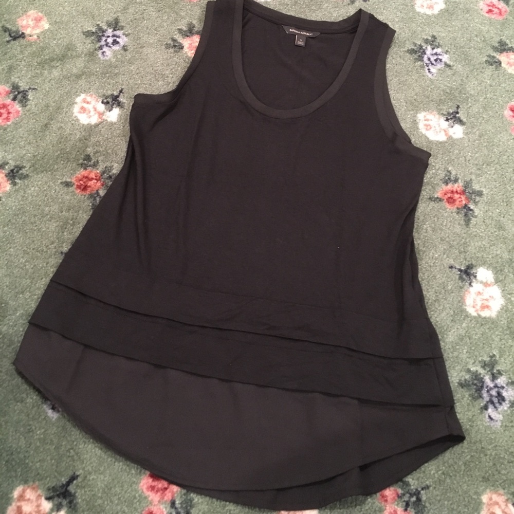 Sleeveless blouse tee top