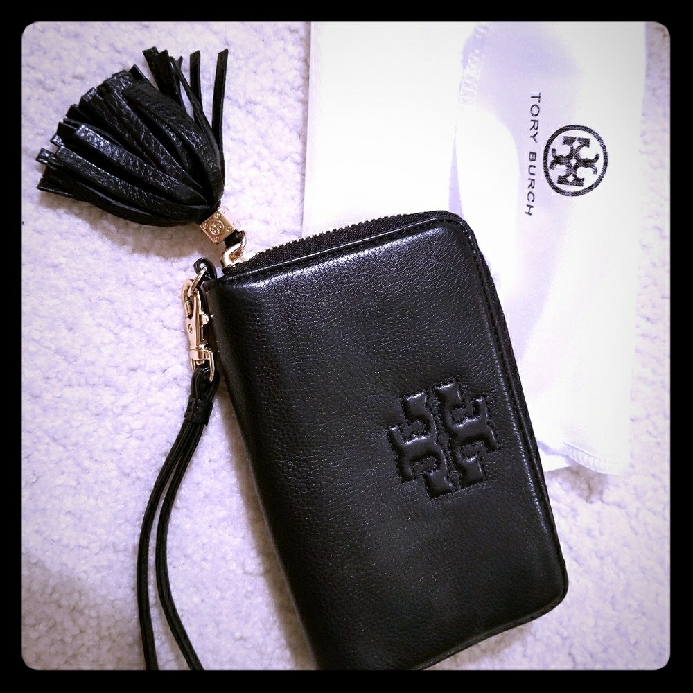TORY BURCH WRISTLET