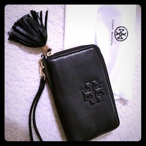 TORY BURCH WRISTLET