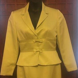 Jessica Howard 2 PC Skirt Suit