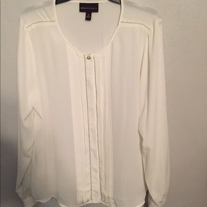 Dana Buchman button up dress shirt