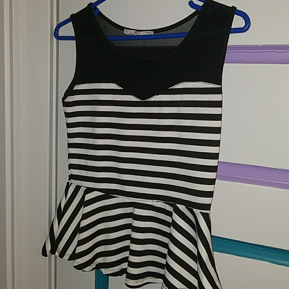 🚨CLOSET CLOSING 12/30🚨Black & White Peplum Shirt