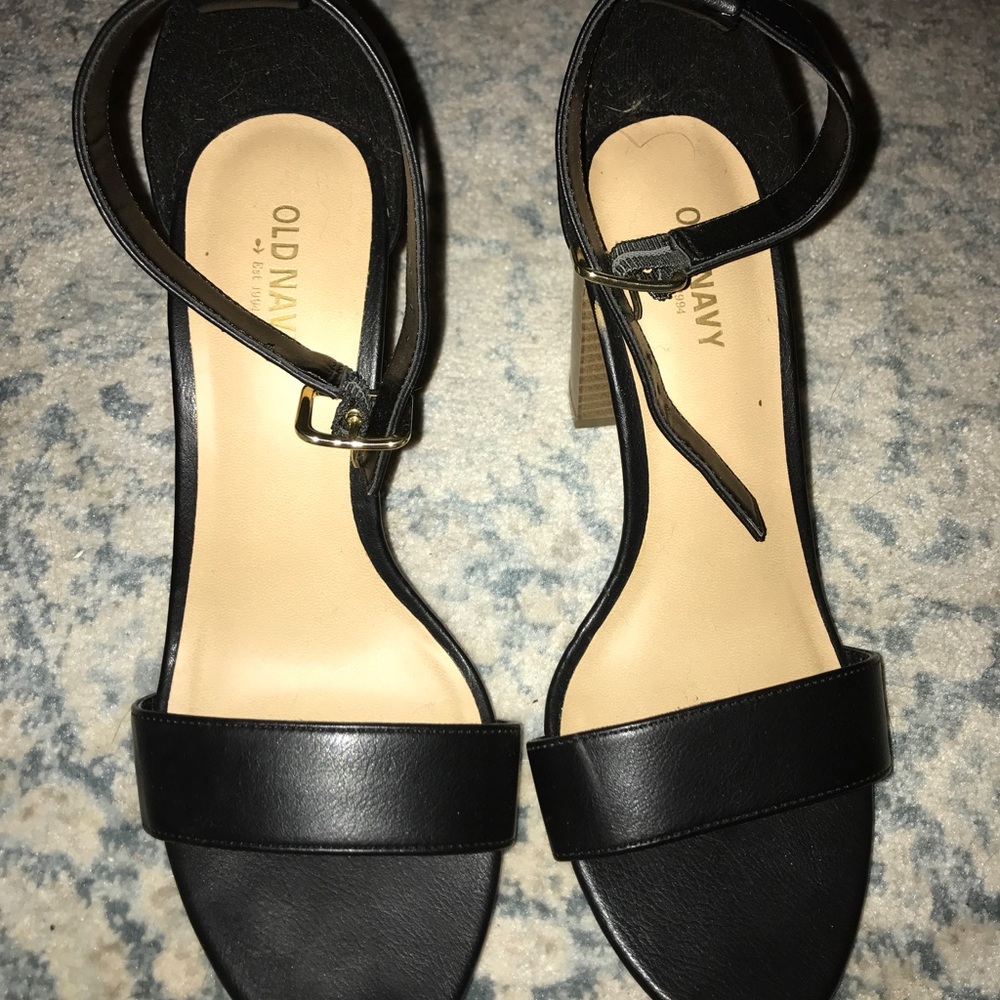 Black Chunky Heel Pumps