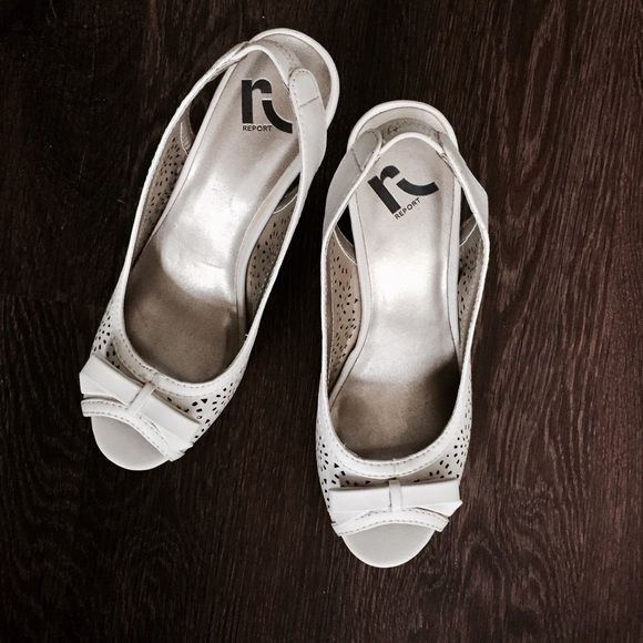 💥4/$25💥 Cute Flirty Cream White Wedges - Picture 3 of 6