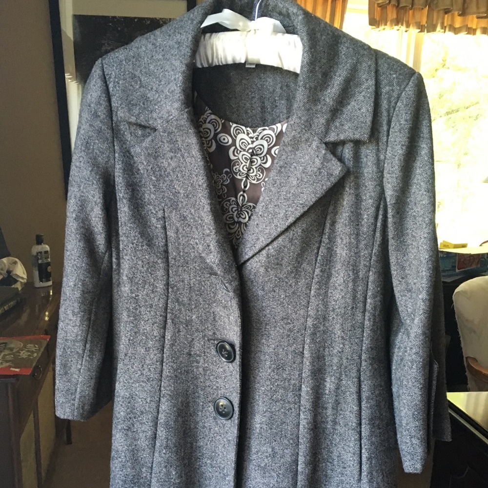 CAbi black & white tweed swing coat SZ 4