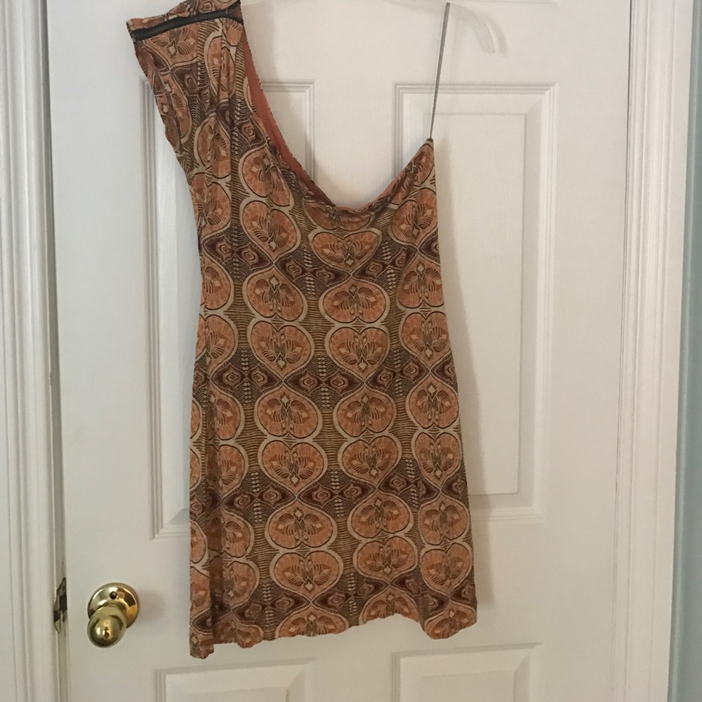One shoulder orange/brown pattern dress