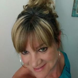 Meet your Posher, Stephany a.