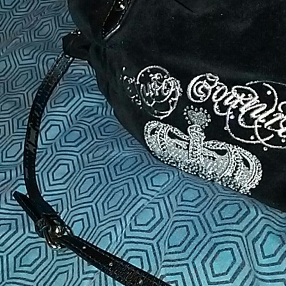 Juicy Couture black velvet satchel w crown - Picture 4 of 4