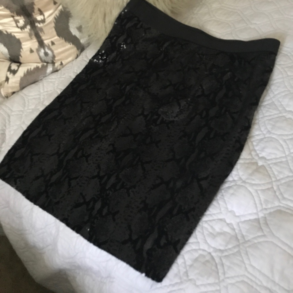 Sequined snake skin pencil skirt size M
