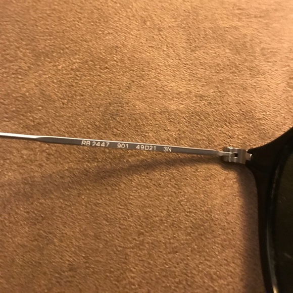 Authentic Ray Ban sunglasses - Picture 3 of 5