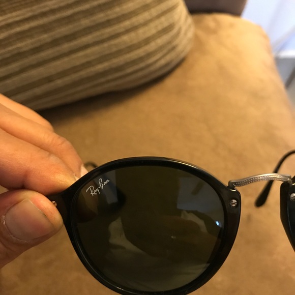 Authentic Ray Ban sunglasses - Picture 2 of 5