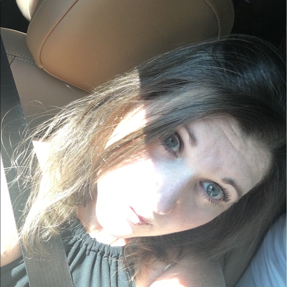 Meet your Posher, Sylvia - Picture 1 of 1