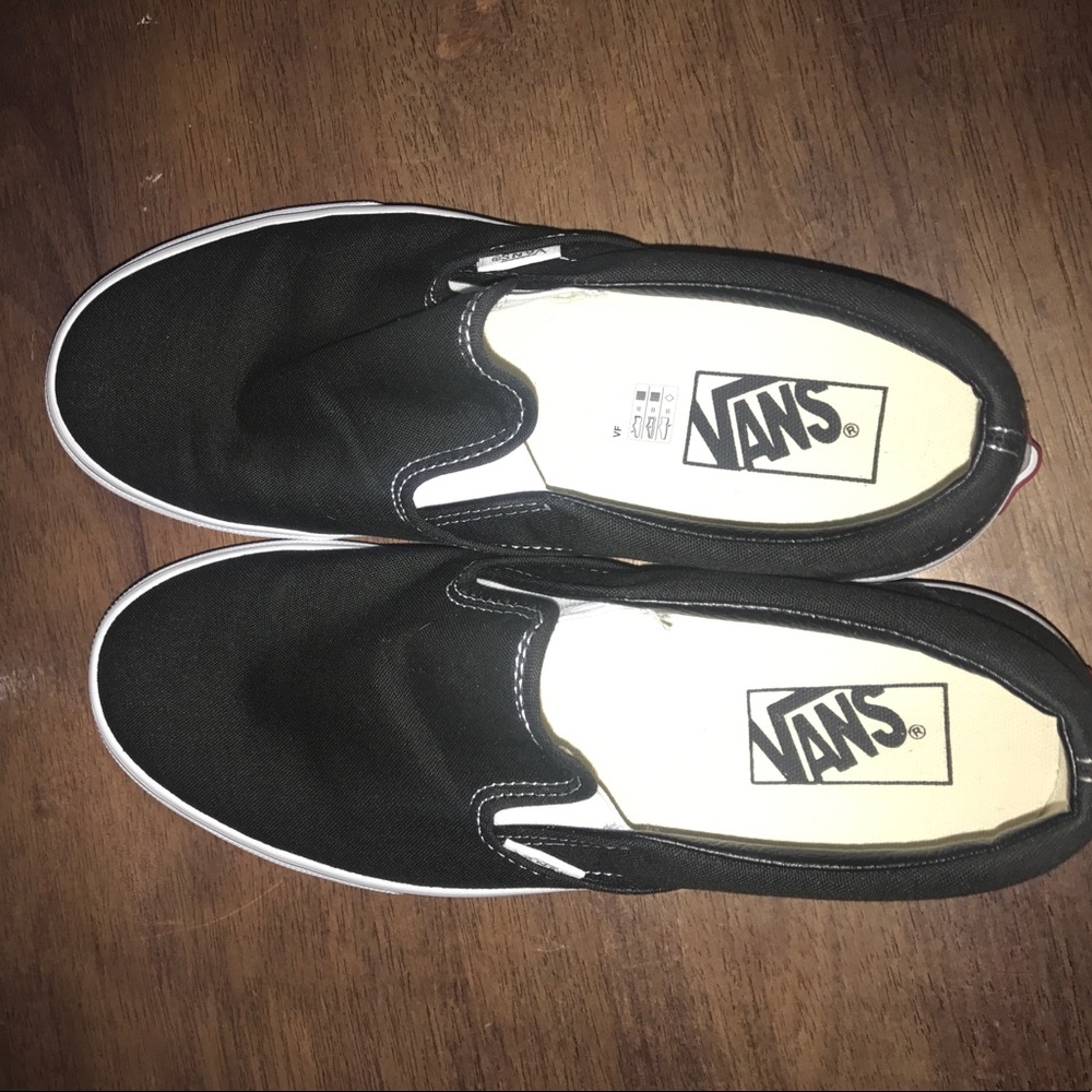 9.5 black slip on vans