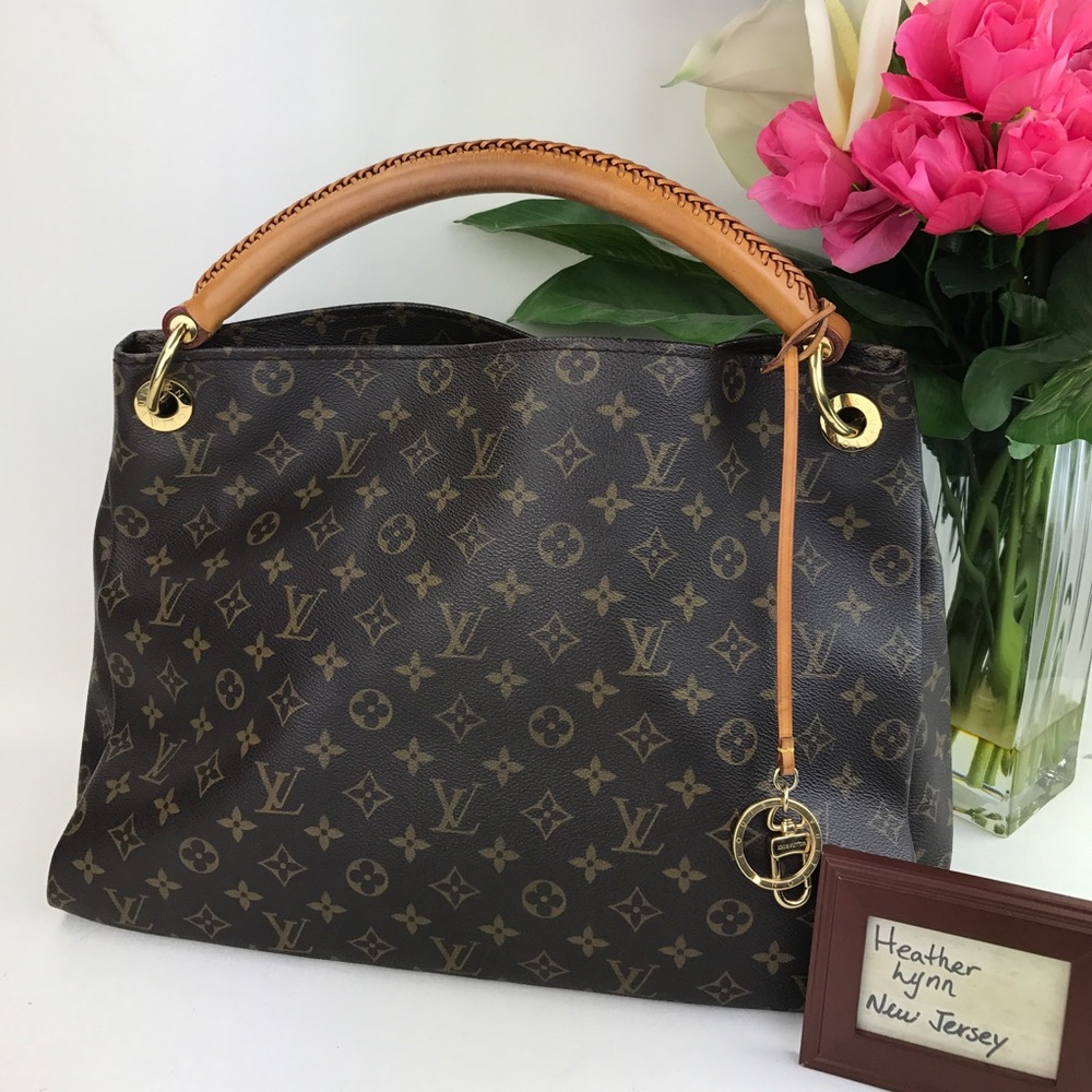 Authentic Louis Vuitton Artsy MM