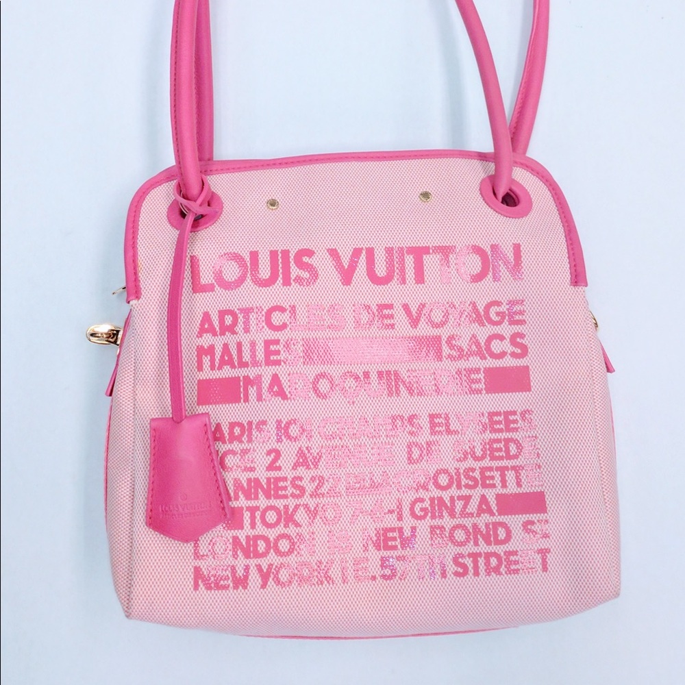 Louis Vuitton articles de voyage travel bag