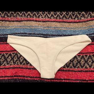 Frankie's Bikinis Greer bottom white size medium