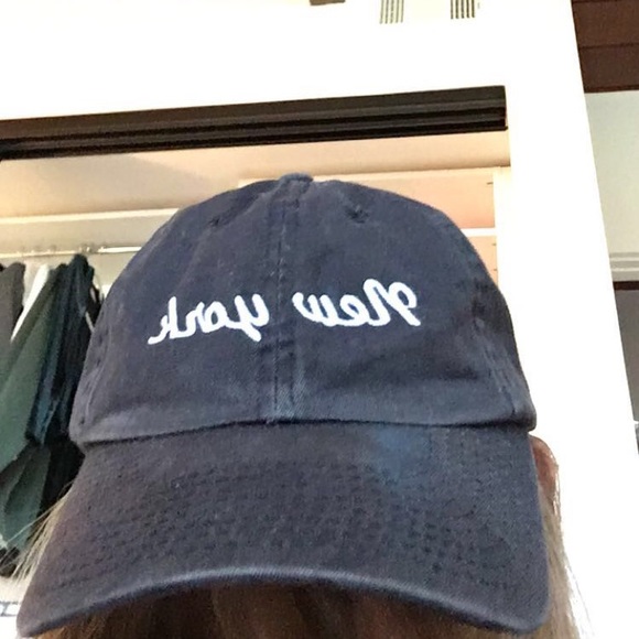 NEW YORK BRANDY MELVILLE HAT - Picture 1 of 2