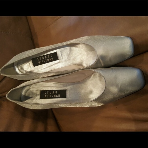 Stuart Weizmann 👠 - Picture 3 of 4