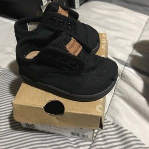 Brand new baby boy toms