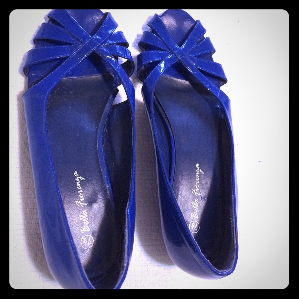 Blue wedges