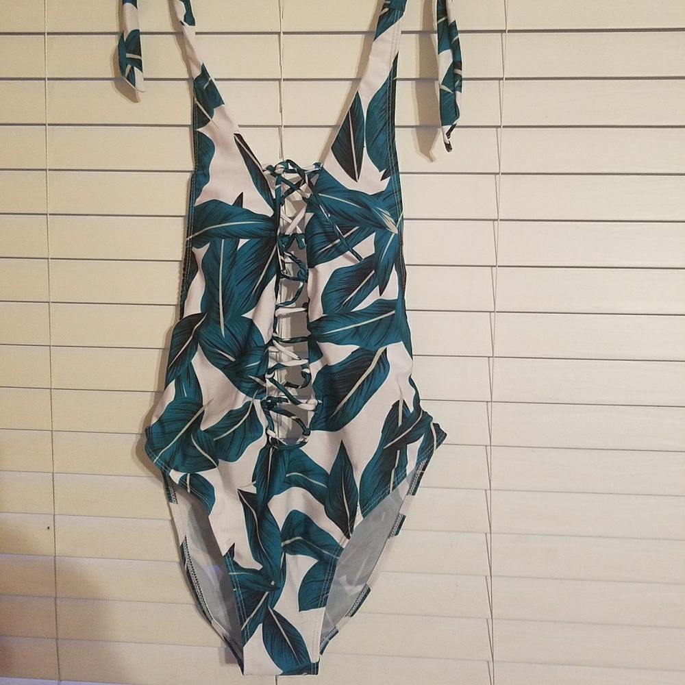 Bathing suit - Picture 2 of 2