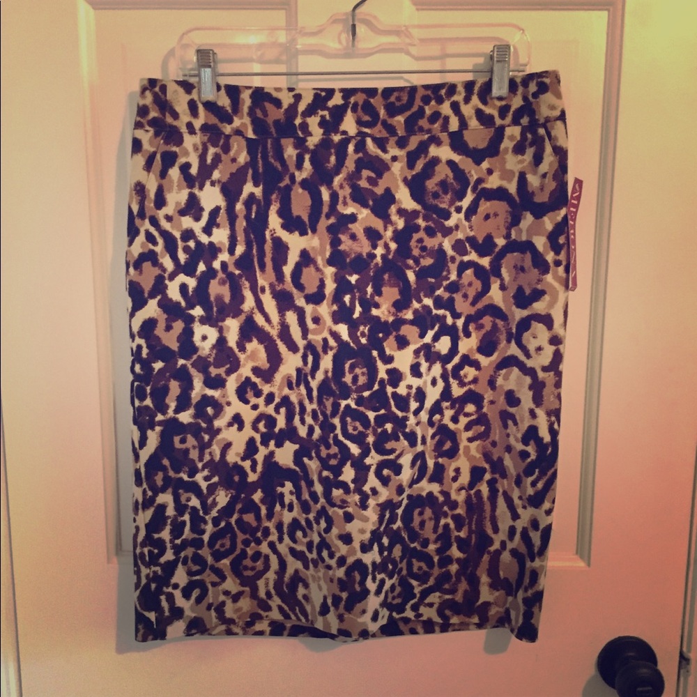Leopard print pencil skirt