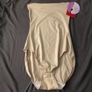 NWT Spanx Hide and Sleek hi-rise panty