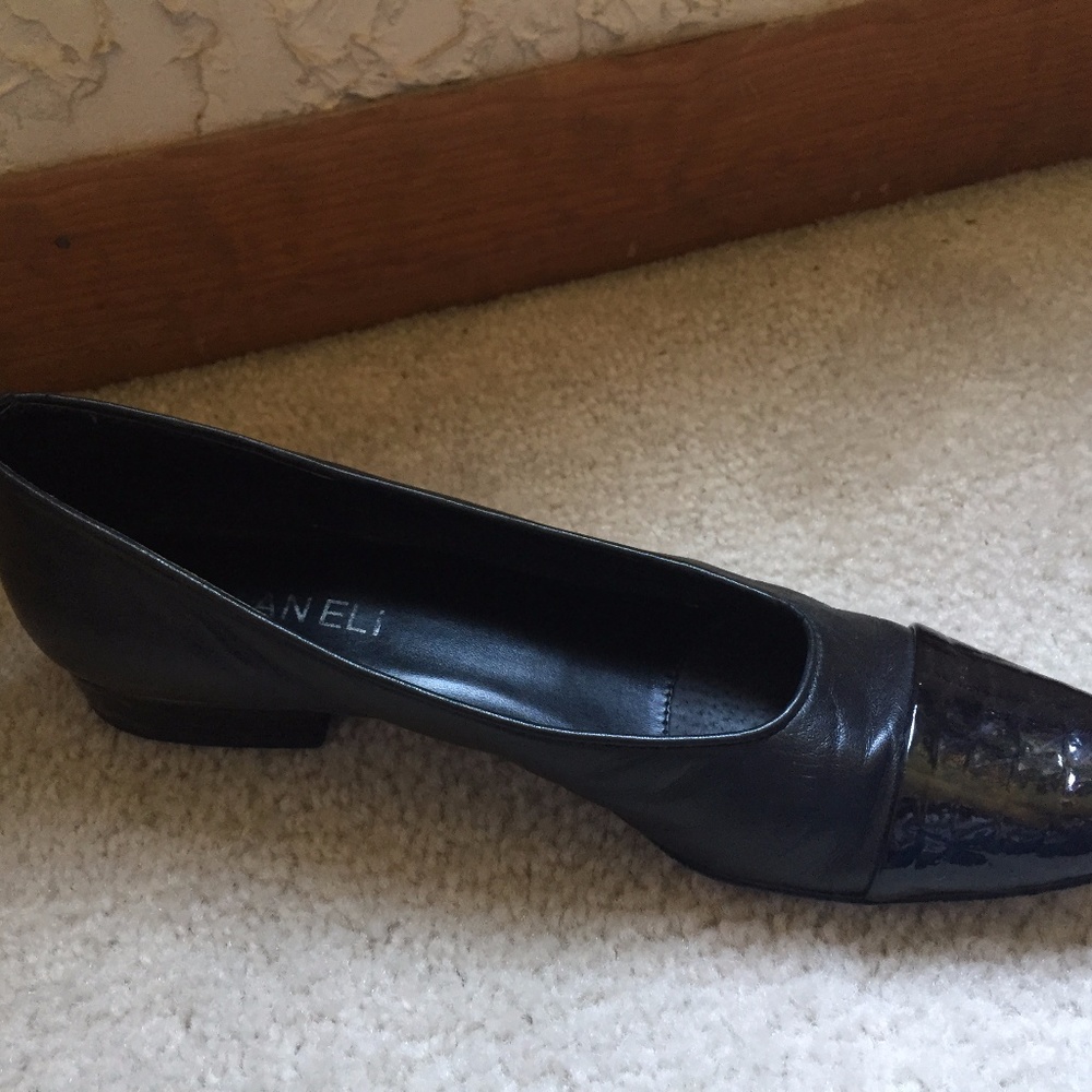 VANELi FC-313 Flat Size 8 Super Slim (AAAA)