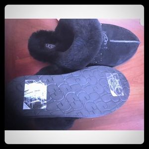 Ugg brand new slippers size 9