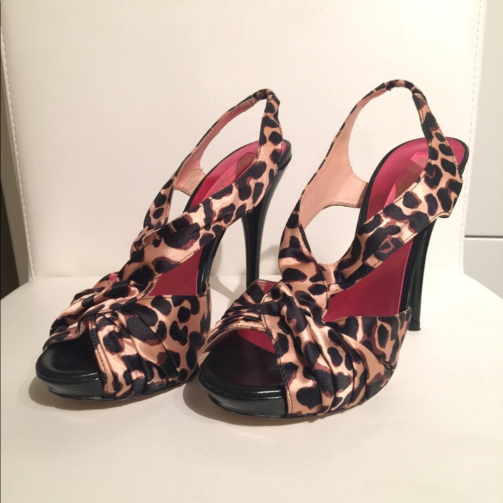 Betsey Johnson leopard animal print heels, size 6