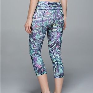 Lululemon speed tight crop size 6