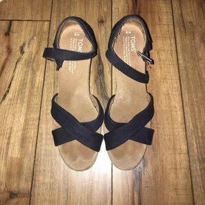 navy wedges toms
