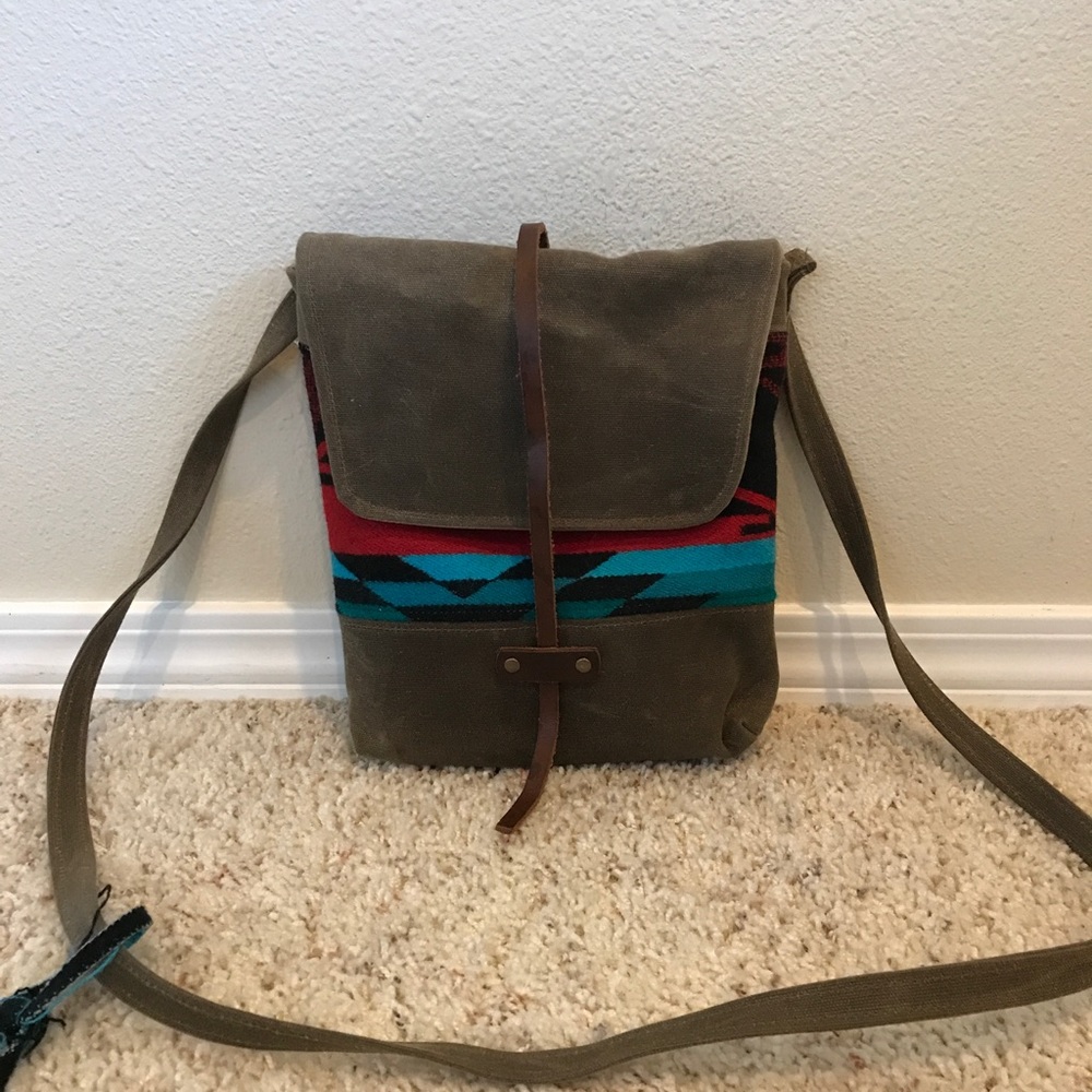Leather purse with Pendleton fabric