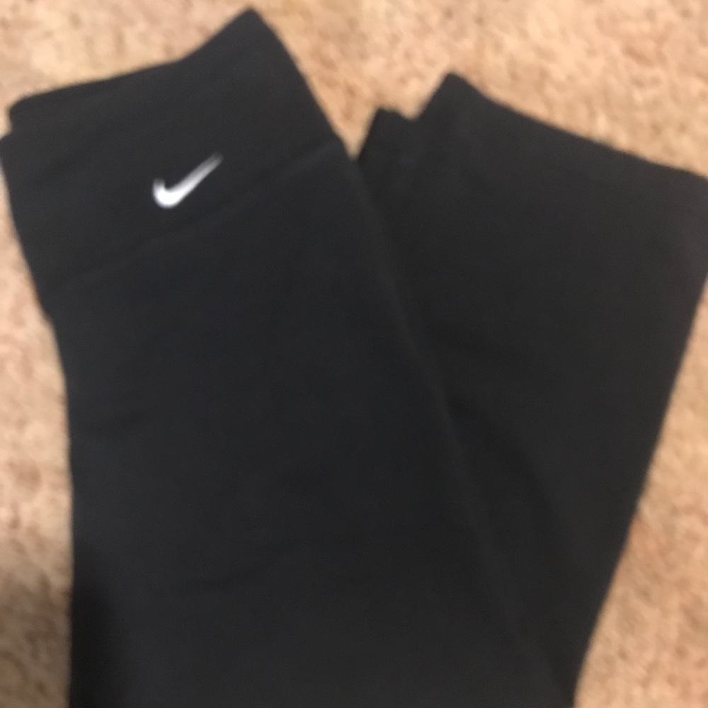Nike capris size small loose leg!