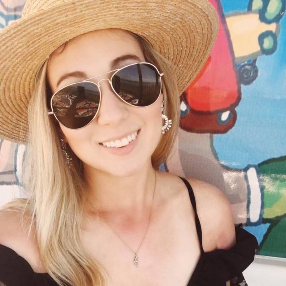 Meet your Posher, Olivia