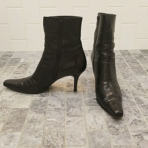 Stuart Weitzman black leather boots - Picture 2 of 6