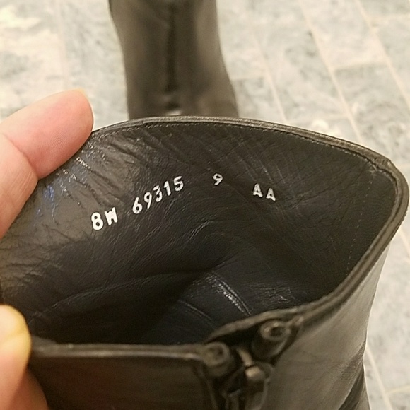 Stuart Weitzman black leather boots - Picture 3 of 6