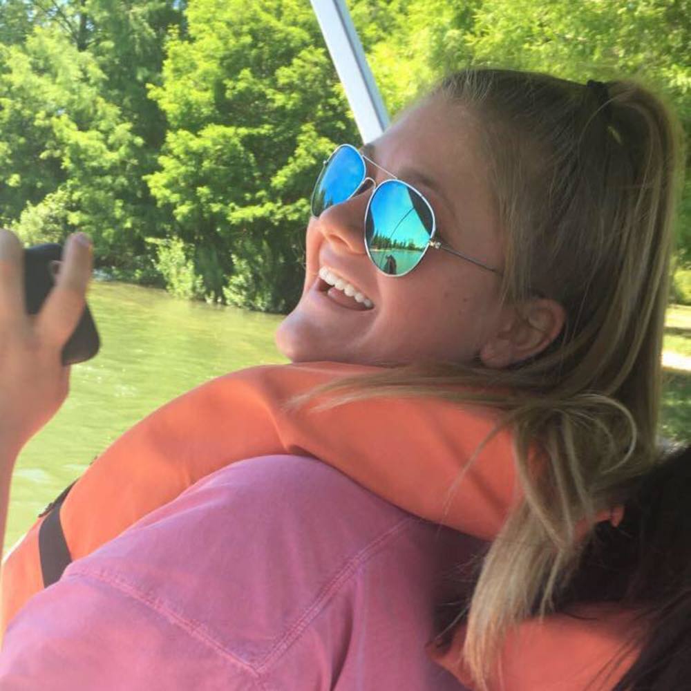 Meet your Posher, Caroline