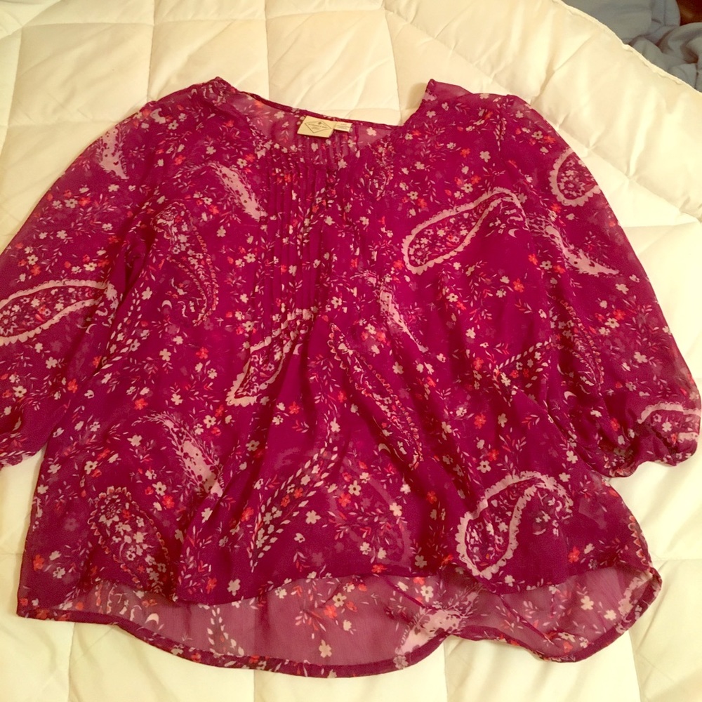 flowy purple floral top.