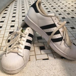 ADIDAS SUPERSTAR size 9