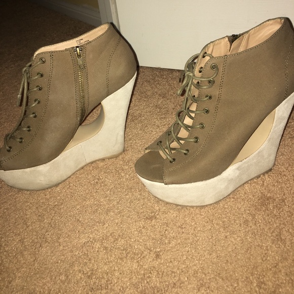 Steve Madden Shoes - Steve Madden wedges