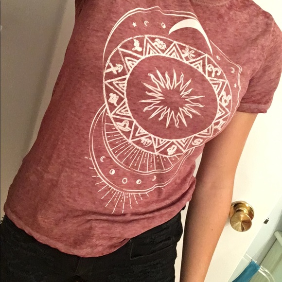 Purple graphic tee with moon and sun design - Picture 1 of 3
