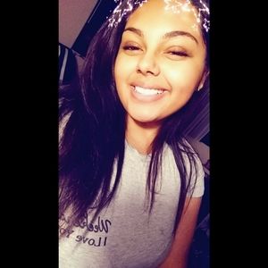 Meet your Posher, Raena