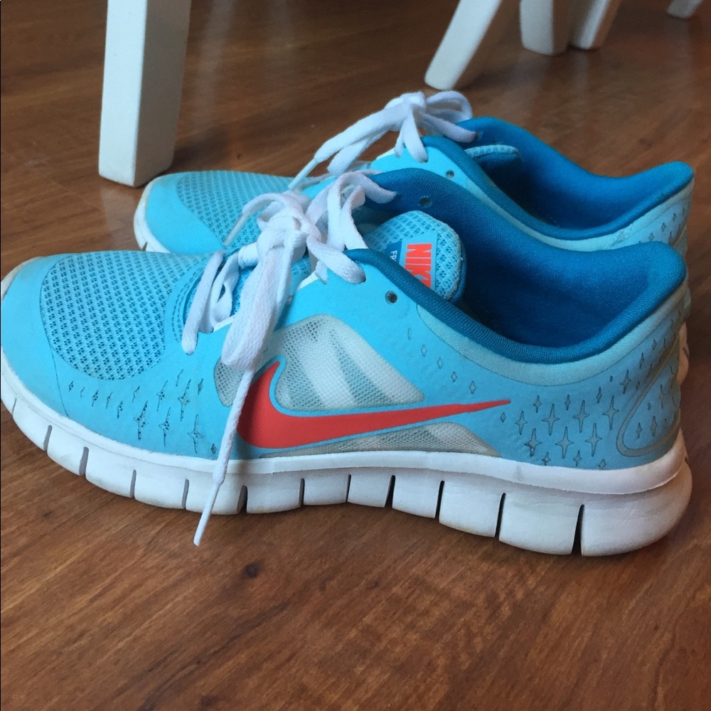 nike free runs