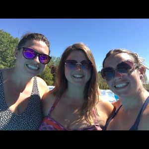 Meet your Posher, Carrie