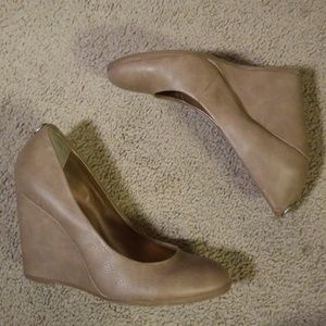 BGBG Generation Nude Leather Wedges