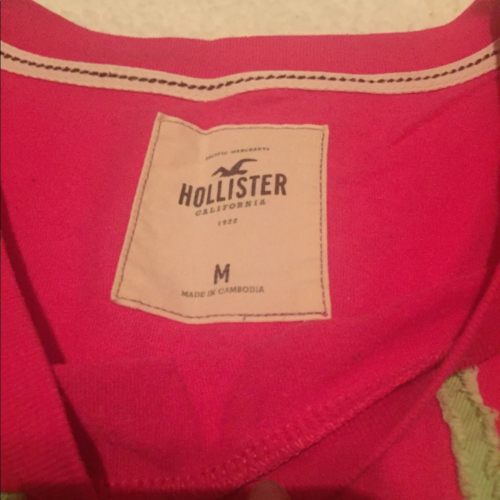 Hollister Tee