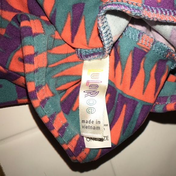 Women's Lularoe leggings. Never been worn - Picture 2 of 3