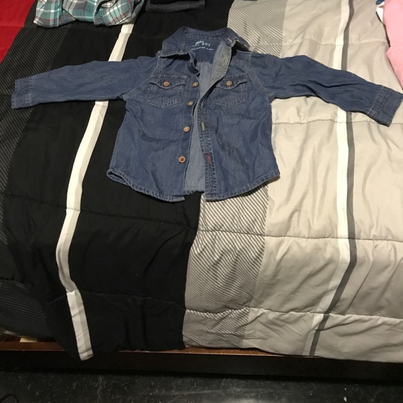 6 baby boy button down shirts - Picture 2 of 5